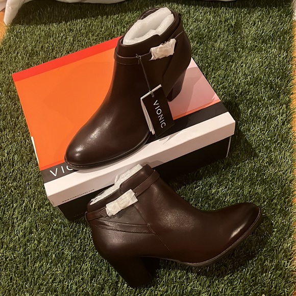 Vionic Upton Leather Ankle Boots Orthaheel Zip Deco Buckle new - Picture 1 of 15